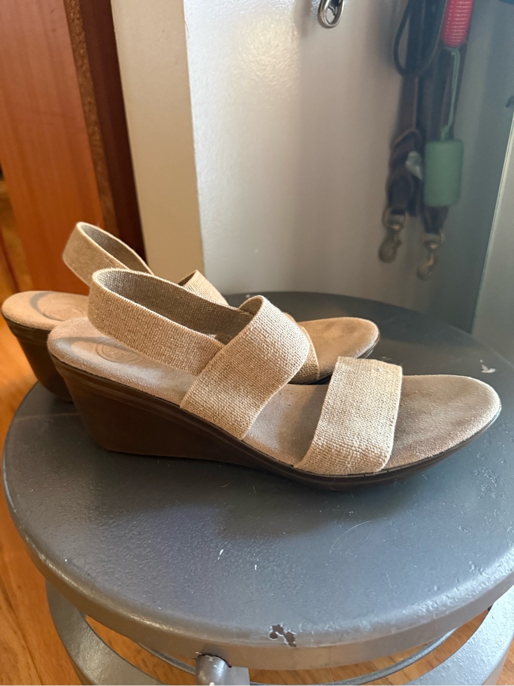 CHARLESTON SHOE CO. Beige Elastic Strap Wedge Sandals